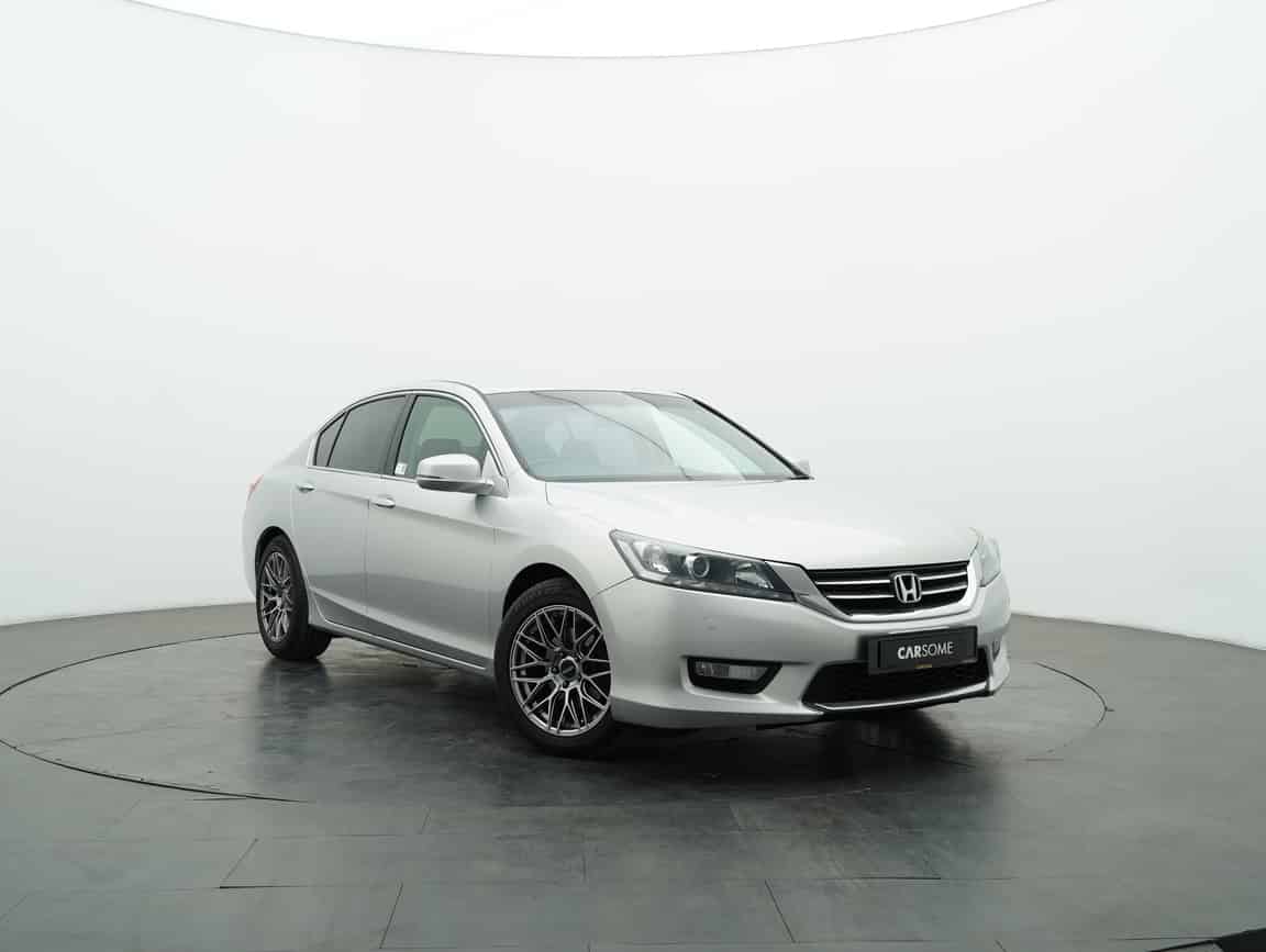 Honda_Accord_2014_Silver_B2C_CARSOME