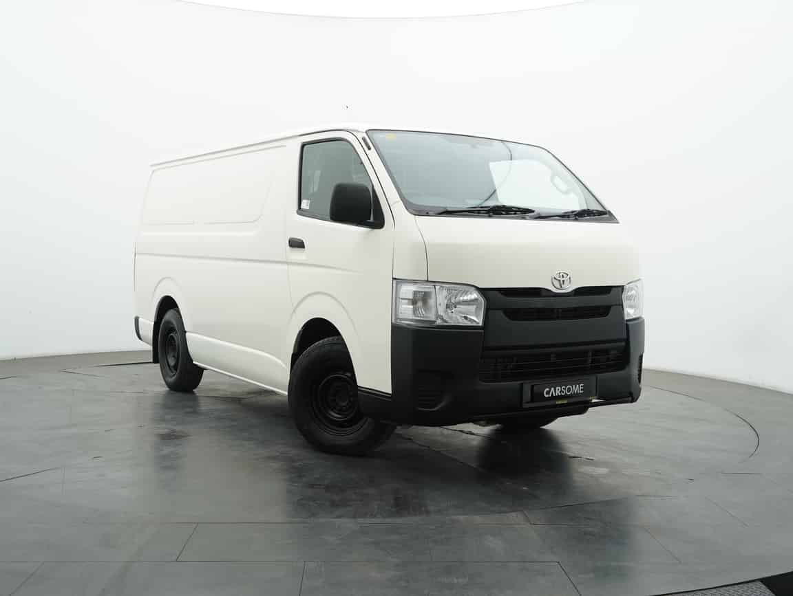 Toyota_Hiace_2014_Putih_B2C_CARSOME
