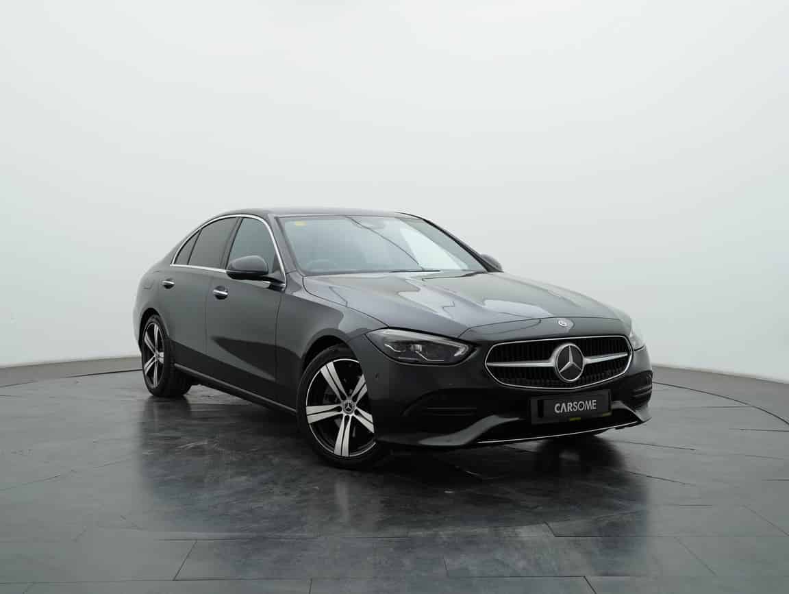 Mercedes-Benz_C200_2023_Black_B2C_CARSOME