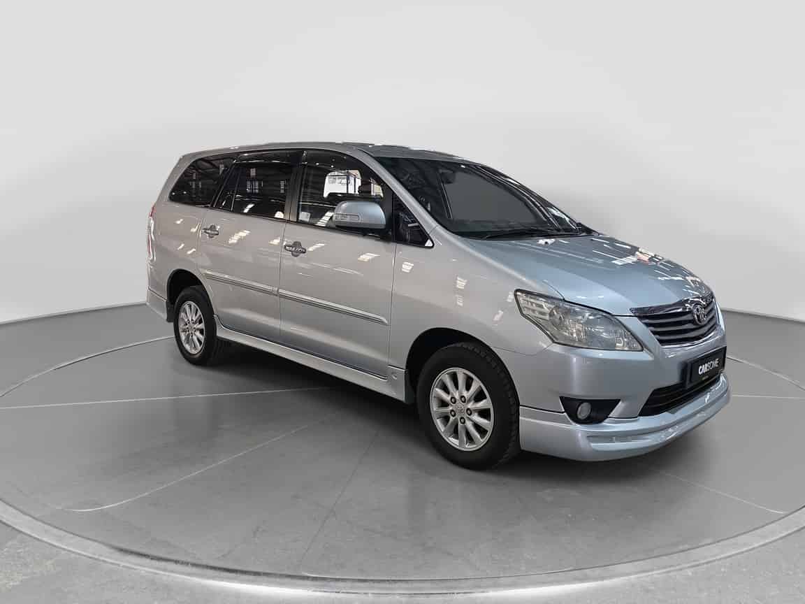 Toyota_Innova_2014_Silver_B2C_CARSOME