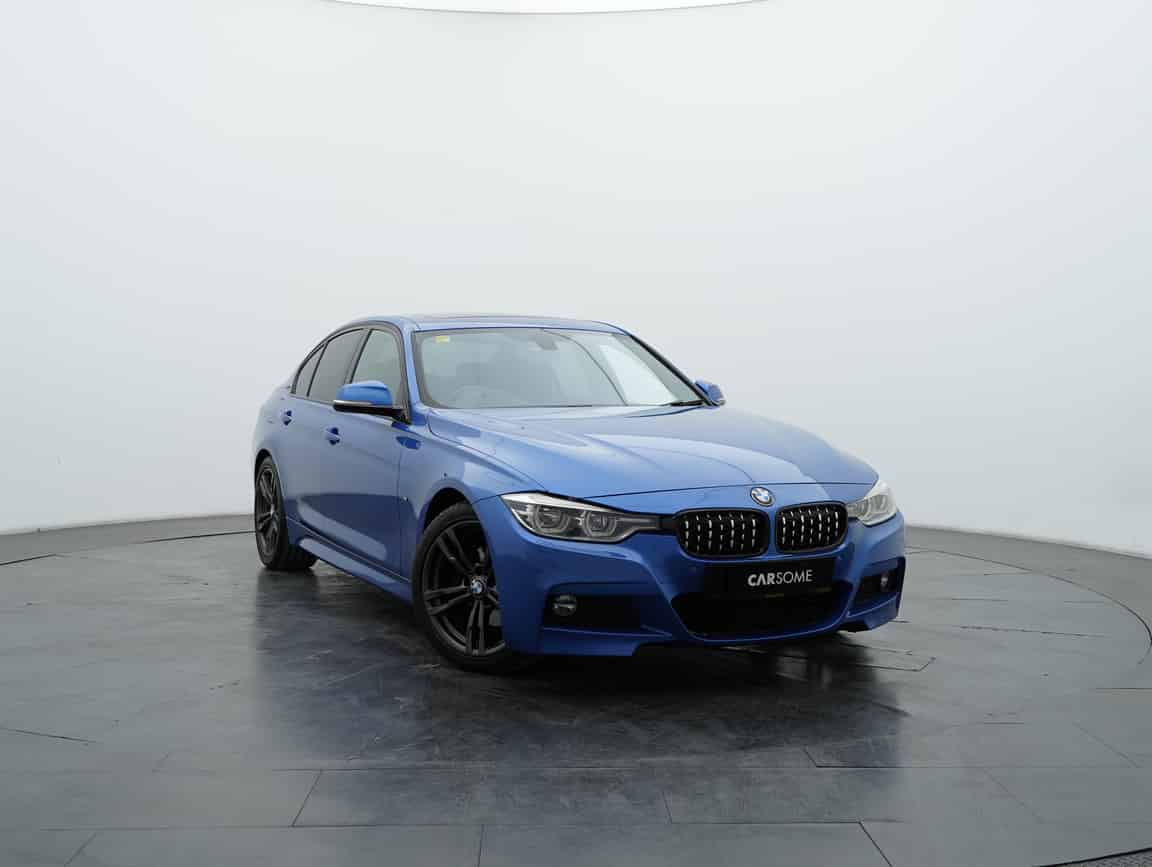BMW_330e_2018_Blue_B2C_CARSOME