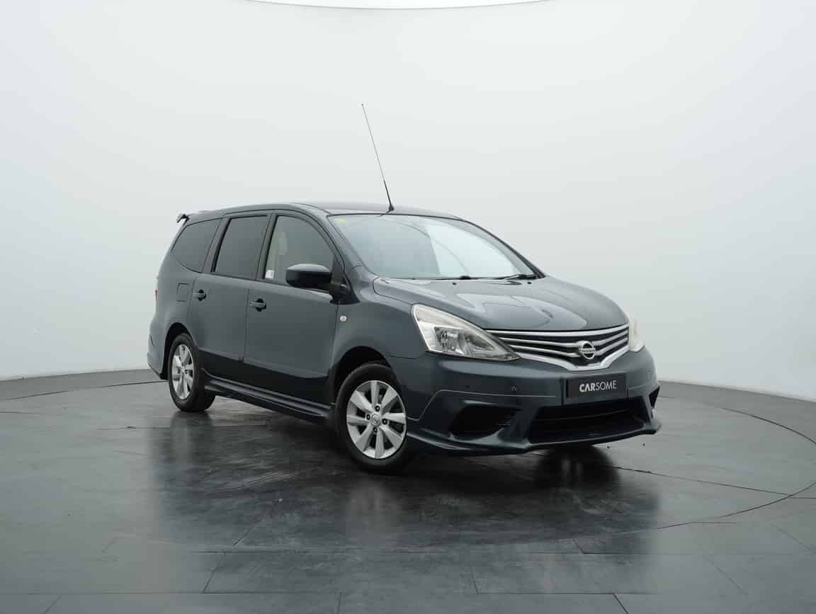 Nissan_Grand Livina_2015_Biru_B2C_CARSOME