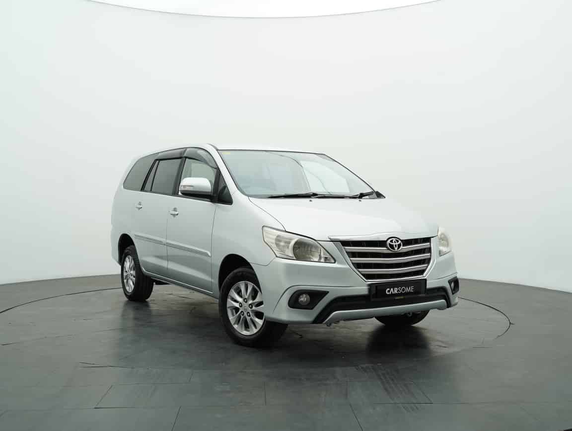 Toyota_Innova_2014_Silver_B2C_CARSOME