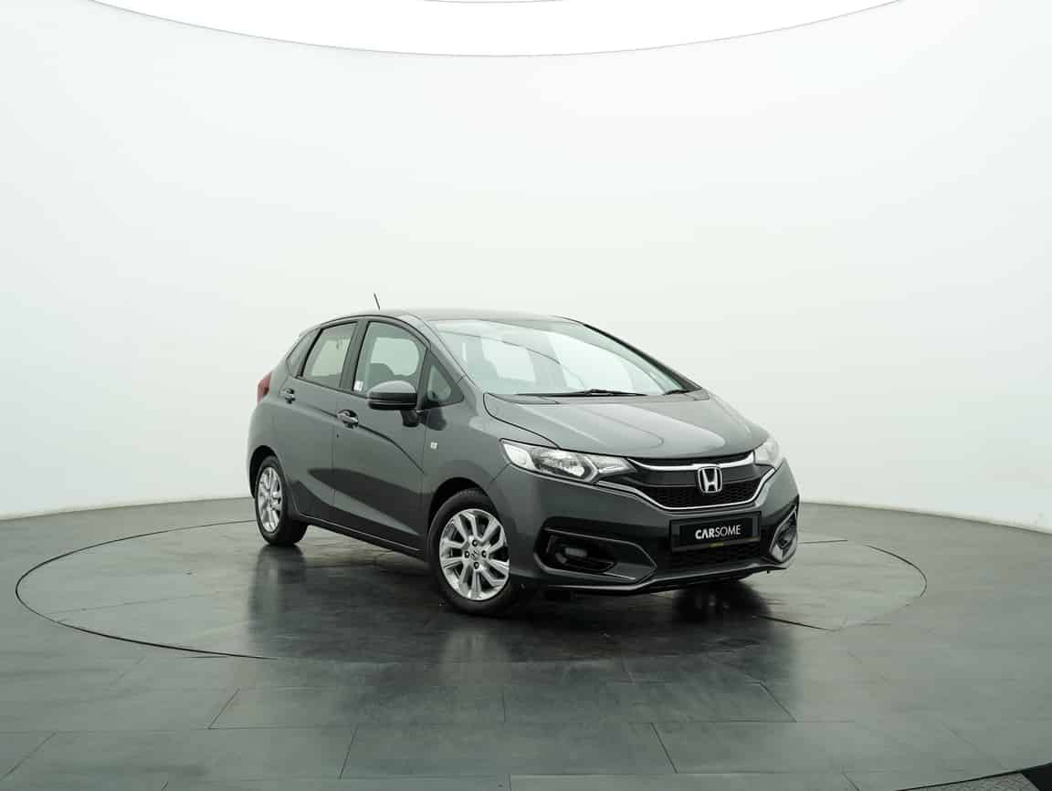Honda_Jazz_2017_Gray_B2C_CARSOME