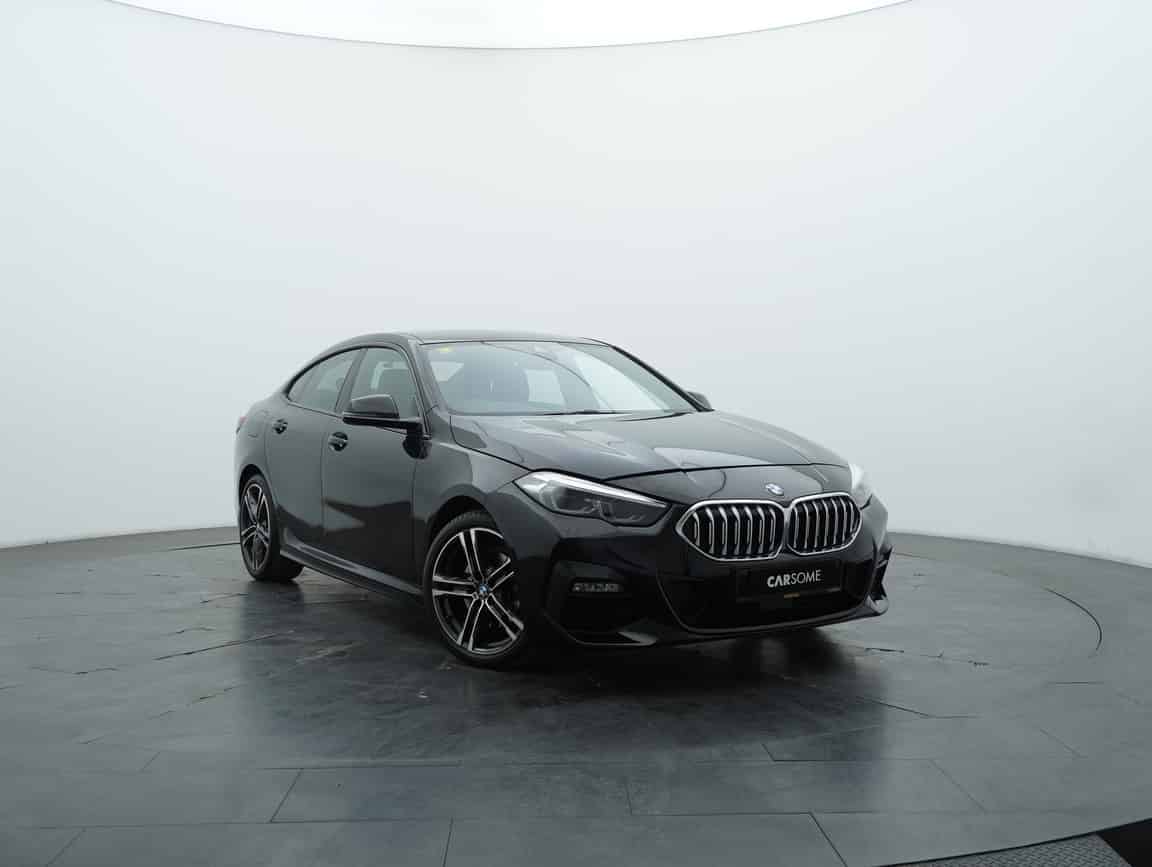 BMW_218i_2022_Black_B2C_CARSOME
