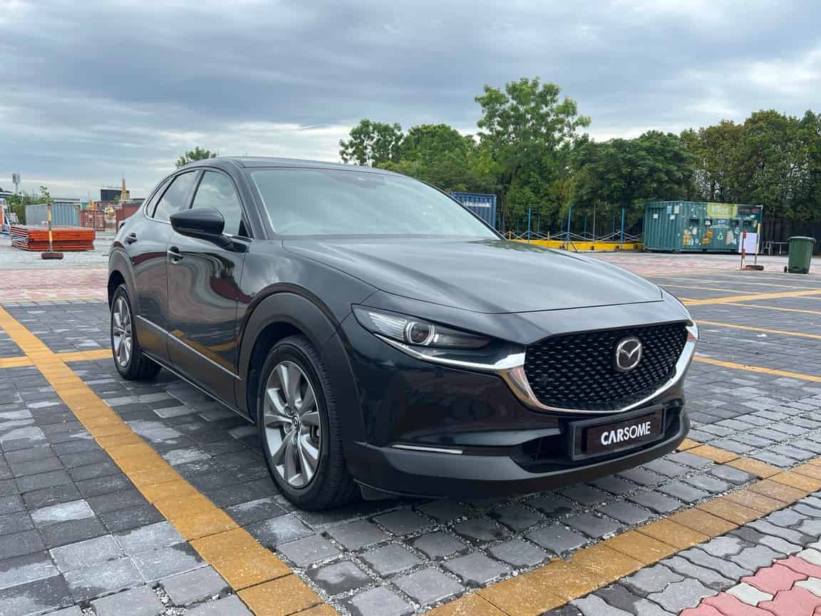 Mazda_CX-30_2023_Hitam_B2C_CARSOME