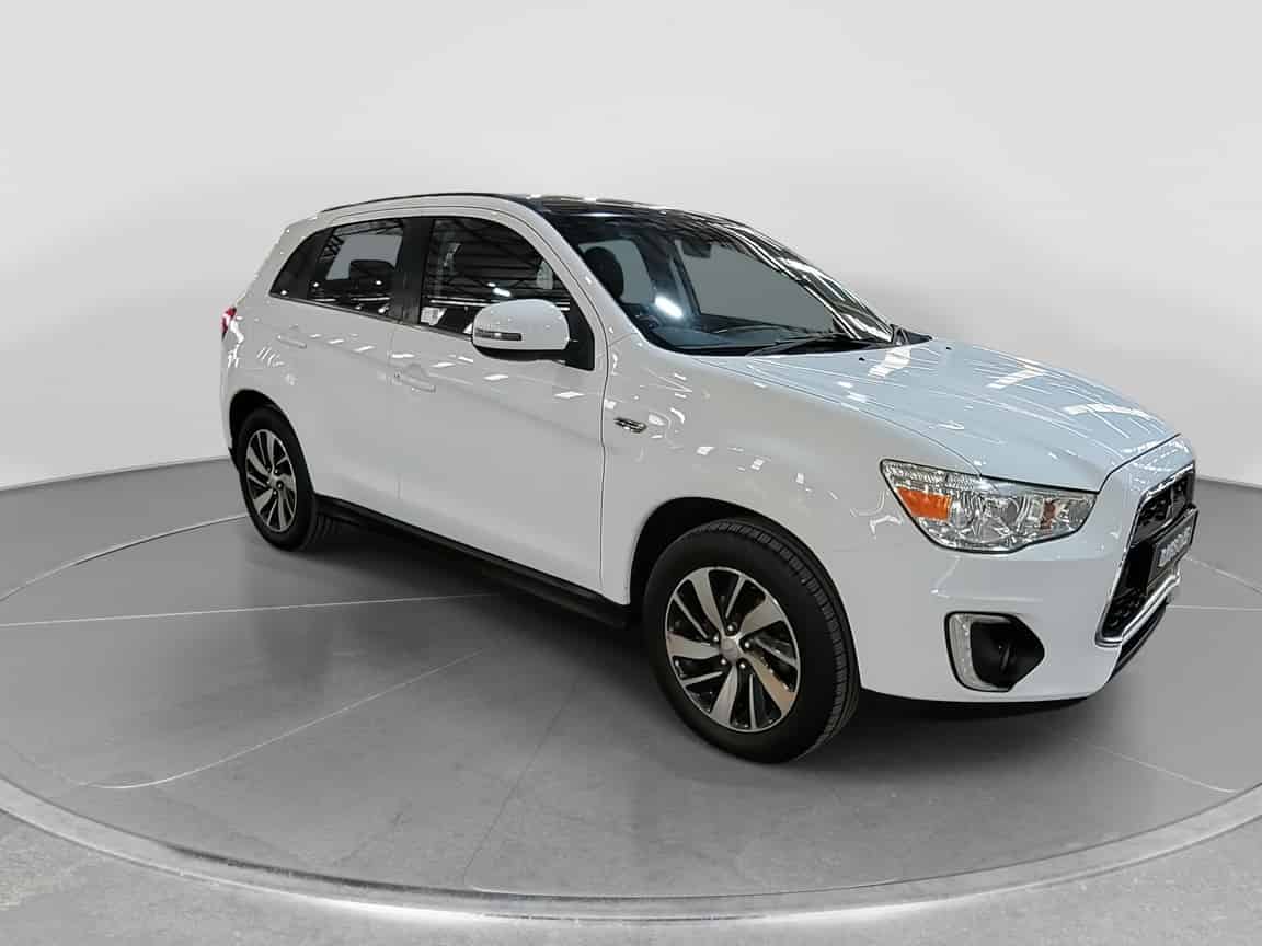 Mitsubishi_ASX_2015_White_B2C_CARSOME