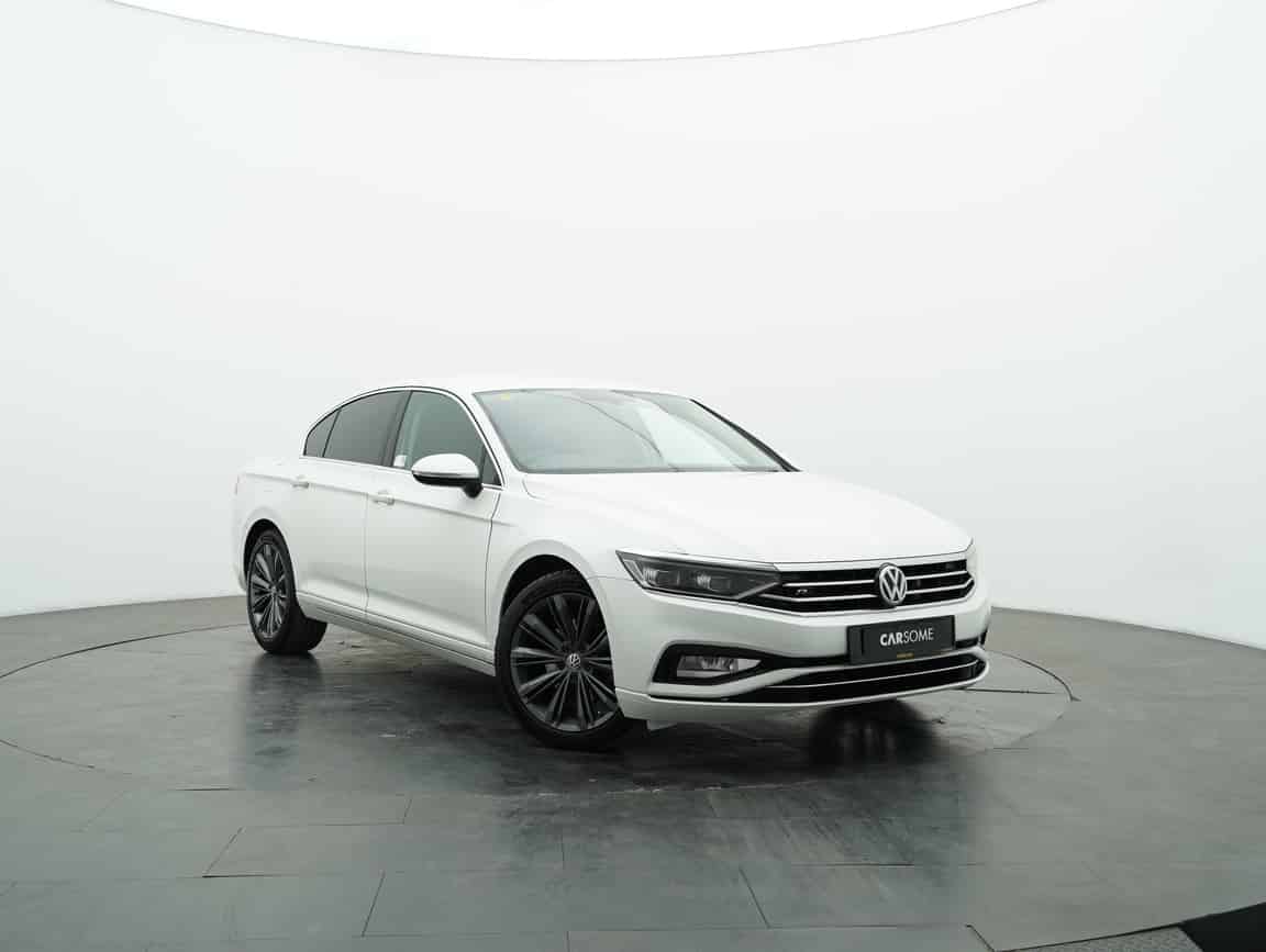 Volkswagen_Passat_2020_Putih_B2C_CARSOME