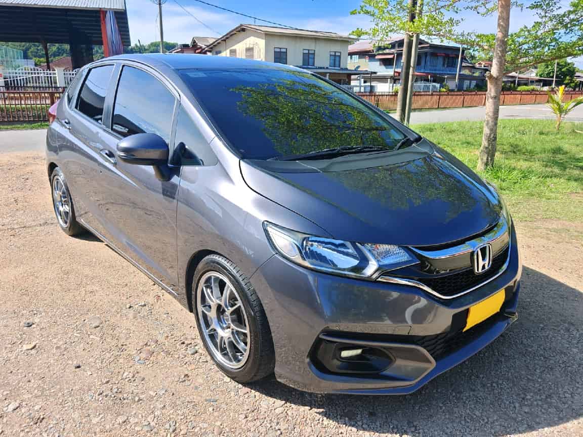 Honda_Jazz_2021_Gray_B2C_CARSOME