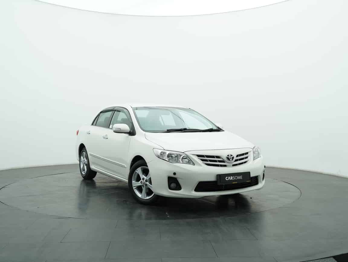 Toyota_Corolla Altis_2013_White_B2C_CARSOME