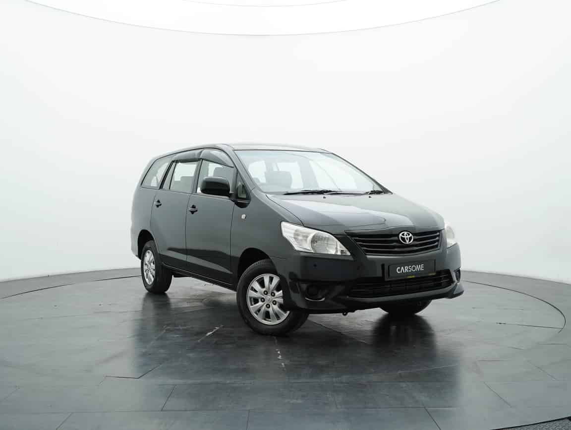 Toyota_Innova_2014_Black_B2C_CARSOME