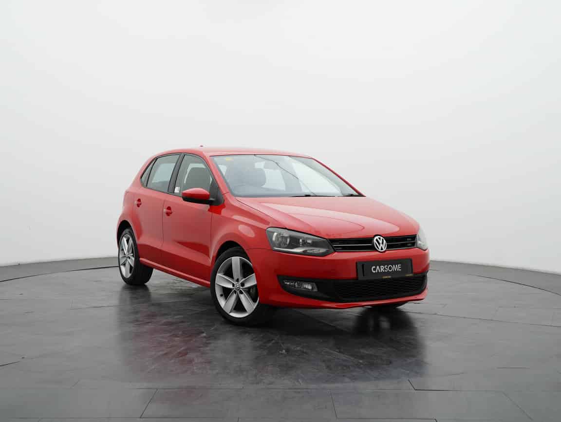 Volkswagen_Polo_2011_Red_B2C_CARSOME