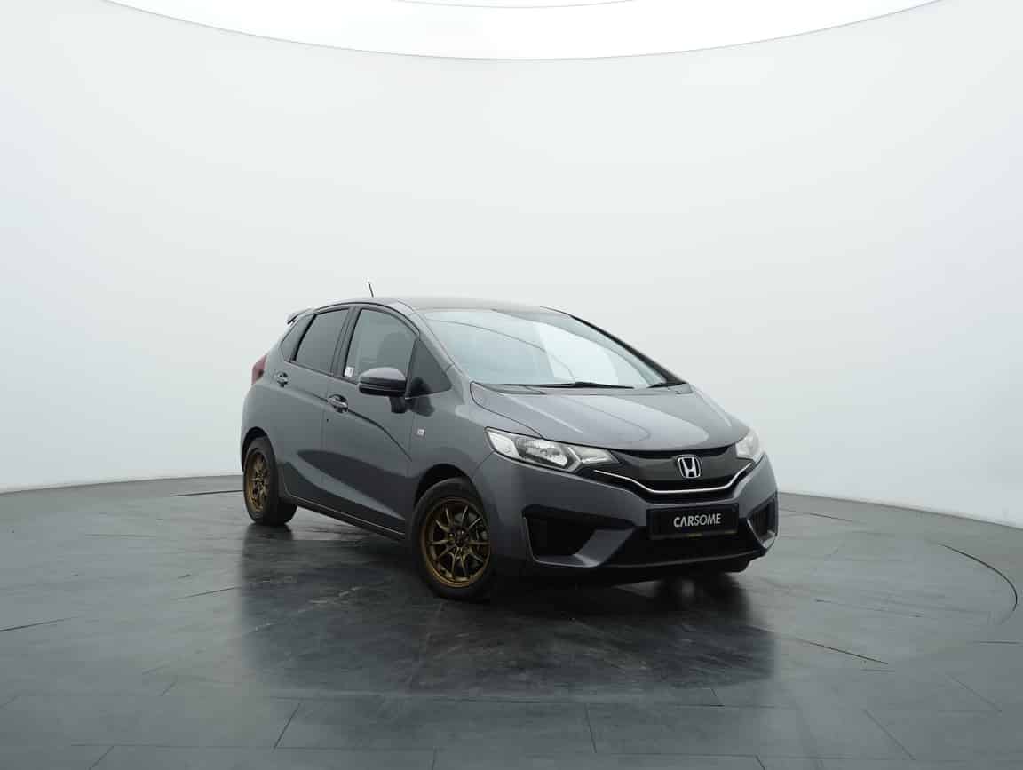 Honda_Jazz_2016_Gray_B2C_CARSOME