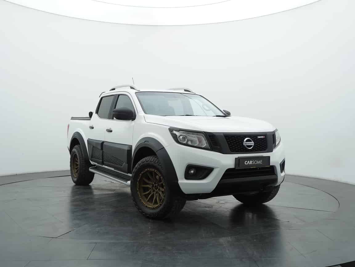 Nissan_Navara_2019_White_B2C_CARSOME