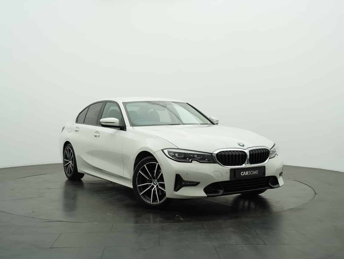 BMW_320i_2021_White_B2C_CARSOME