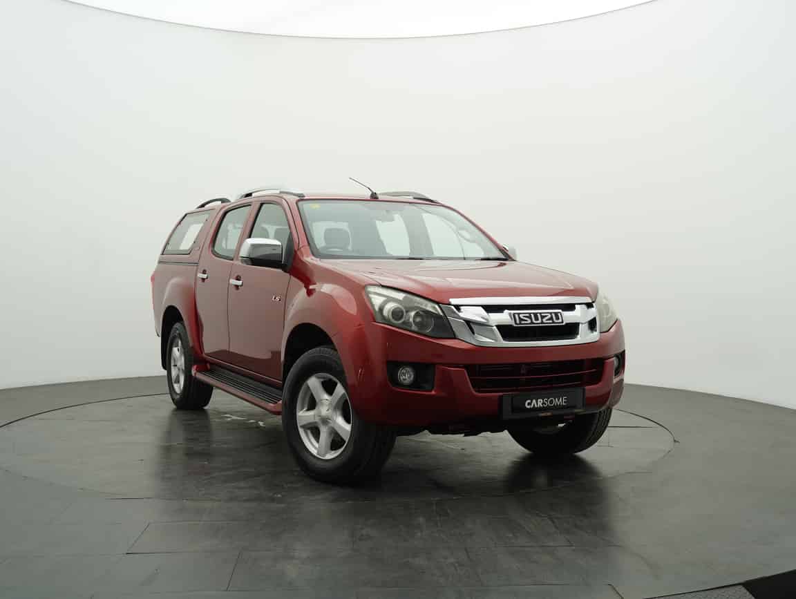 Isuzu_D-Max_2013_Red_B2C_CARSOME