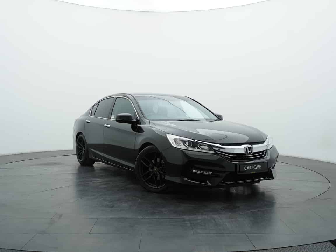 Honda_Accord_2017_Black_B2C_CARSOME