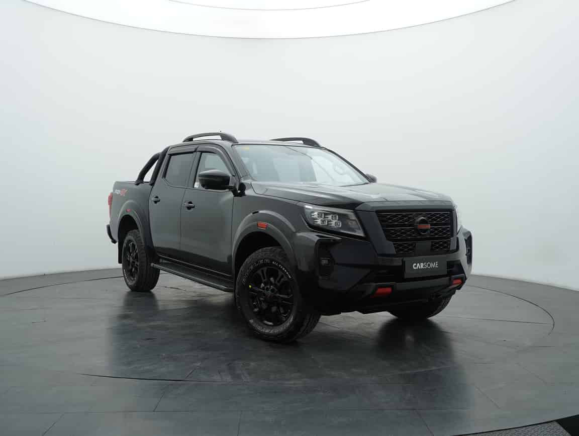 Nissan_Navara_2021_Black_B2C_CARSOME