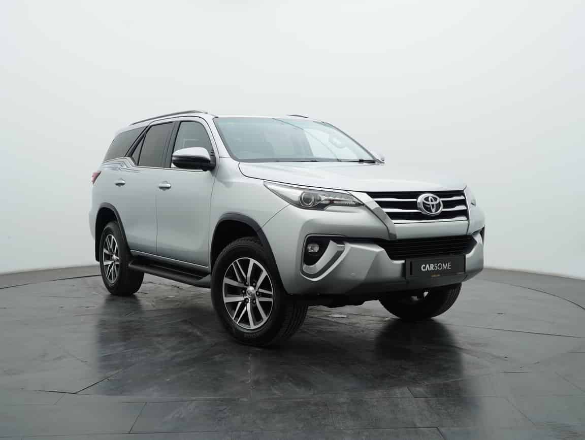 Toyota_Fortuner_2018_Silver_B2C_CARSOME