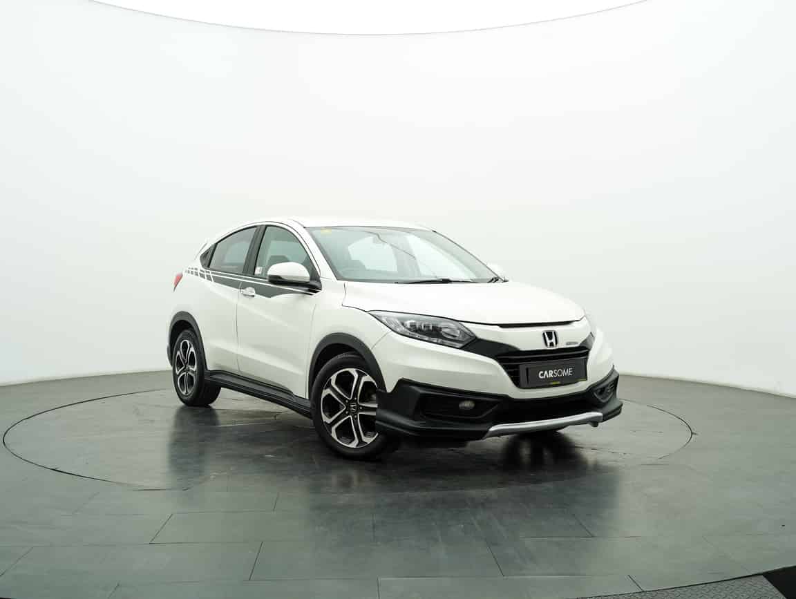 Honda_HR-V_2018_White_B2C_CARSOME