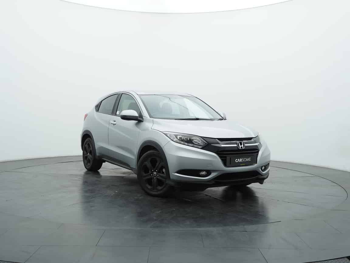 Honda_HR-V_2018_Silver_B2C_CARSOME