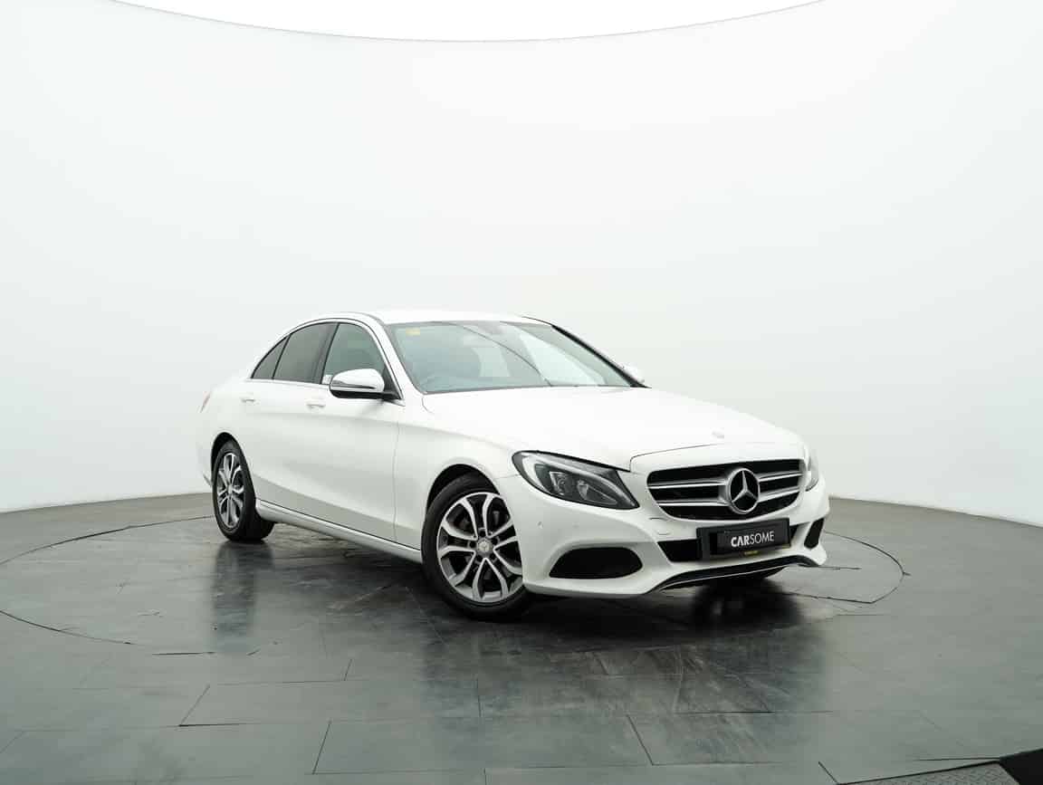 Mercedes-Benz_C200_2015_White_B2C_CARSOME