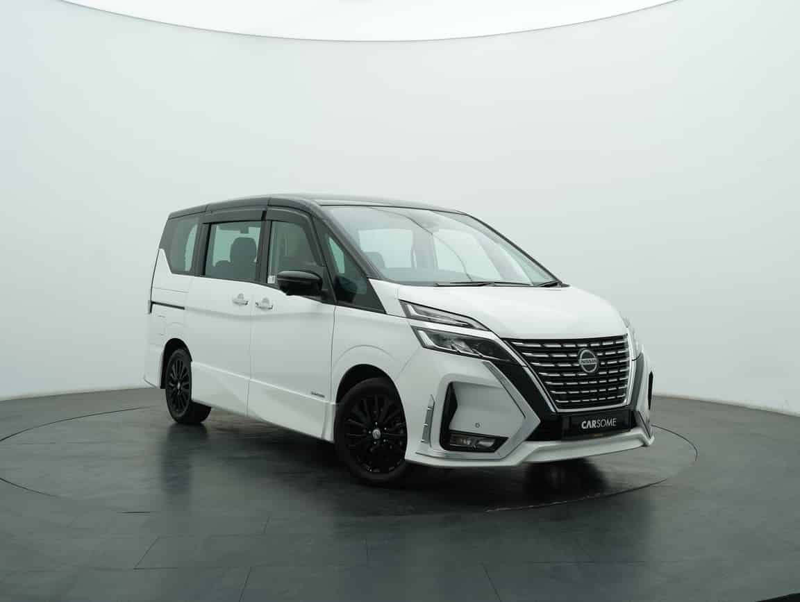 Nissan_Serena_2023_White_B2C_CARSOME