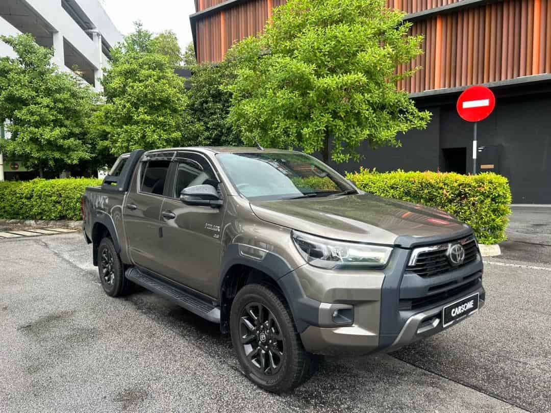 Toyota_Hilux_2020_Brown_B2C_CARSOME