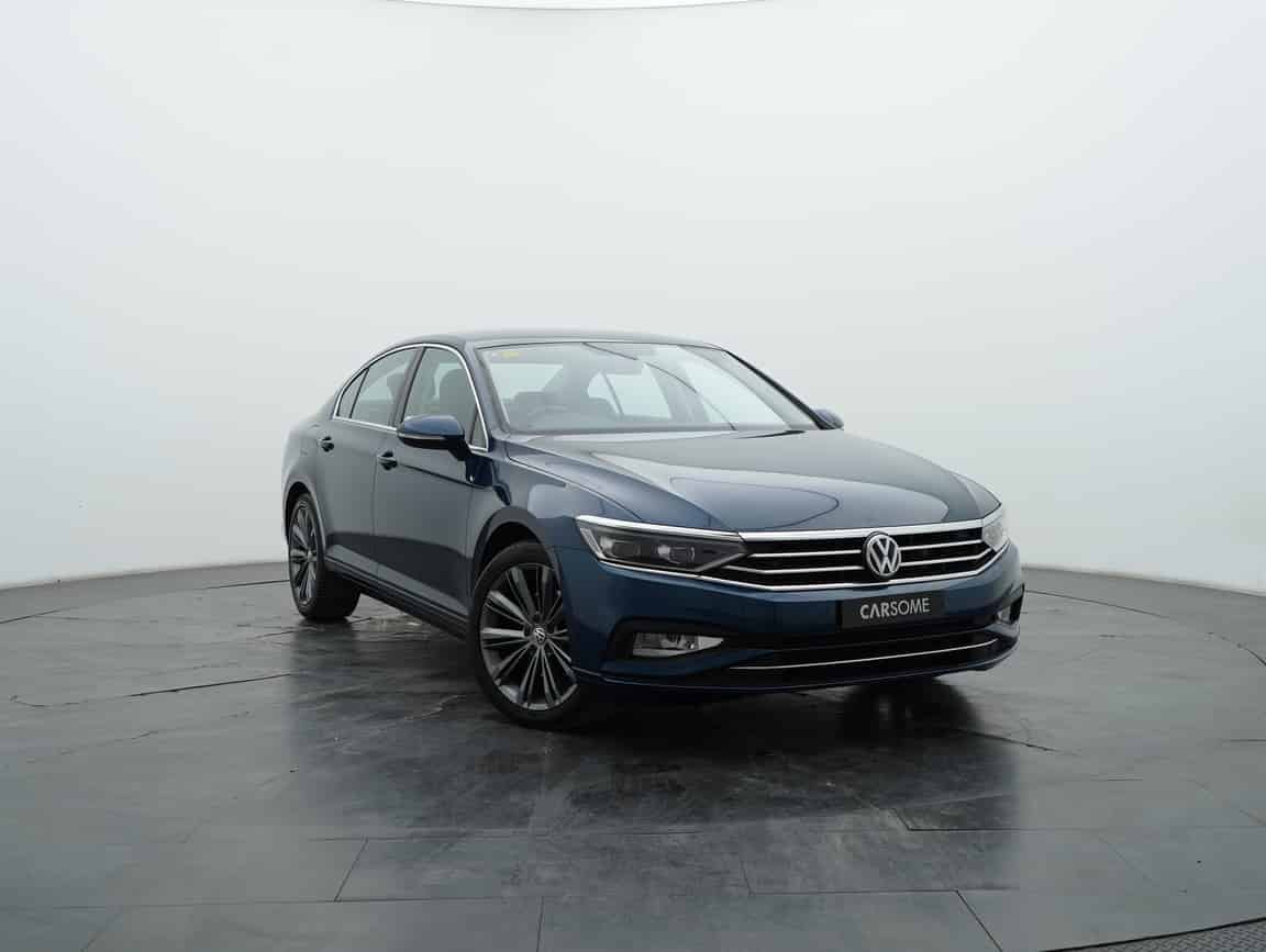 Volkswagen_Passat_2020_Biru_B2C_CARSOME
