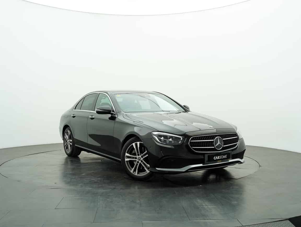 Mercedes-Benz_E200_2022_Black_B2C_CARSOME