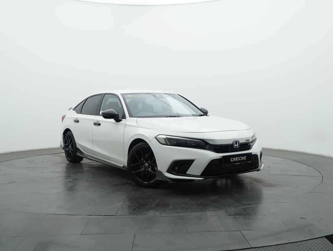 Honda_Civic_2022_White_B2C_CARSOME