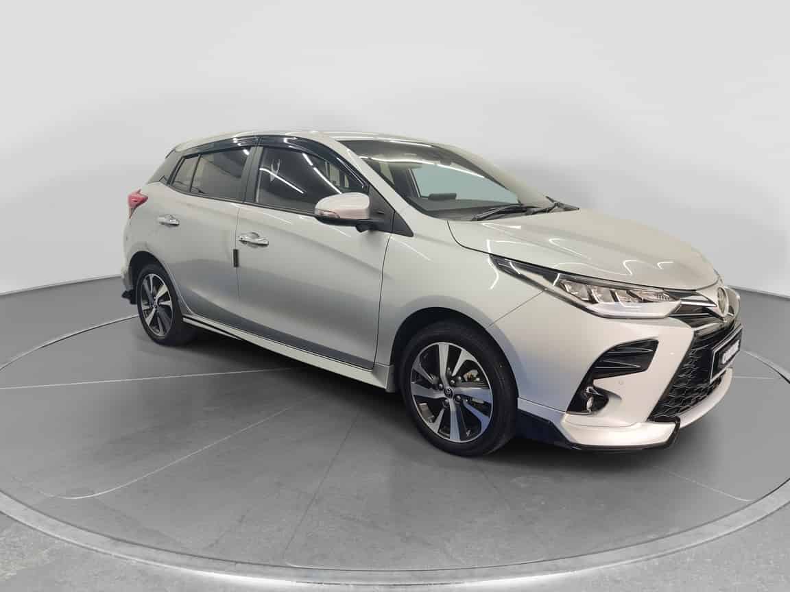 Toyota_Yaris_2025_Silver_B2C_CARSOME