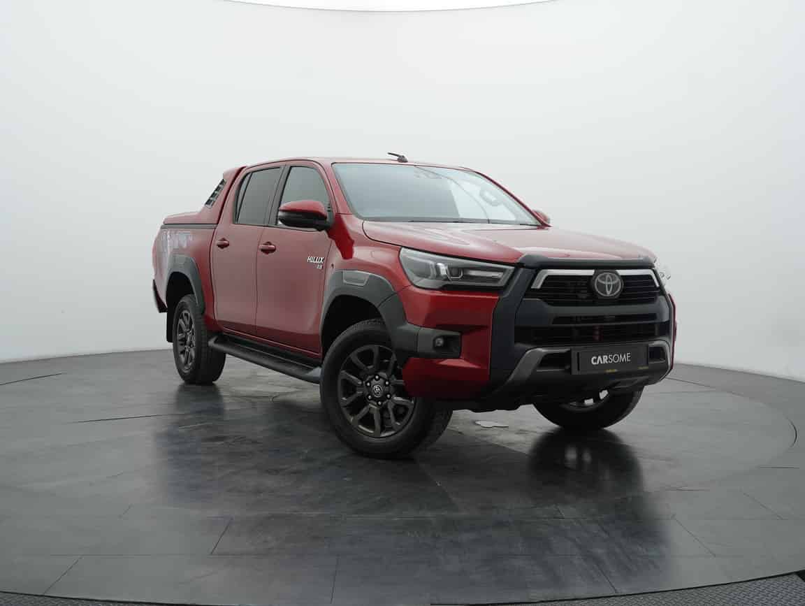 Toyota_Hilux_2020_Red_B2C_CARSOME