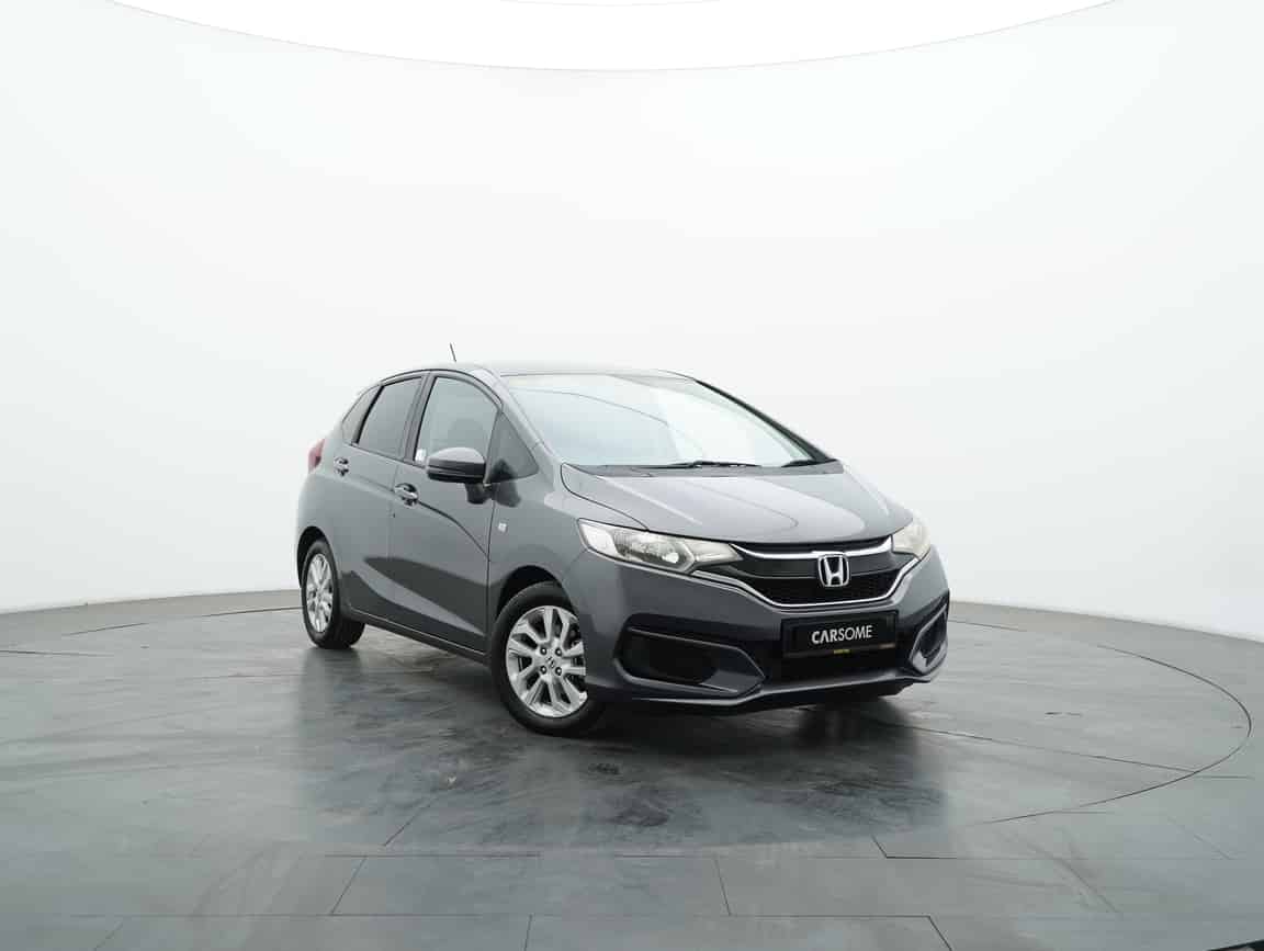 Honda_Jazz_2018_Gray_B2C_CARSOME