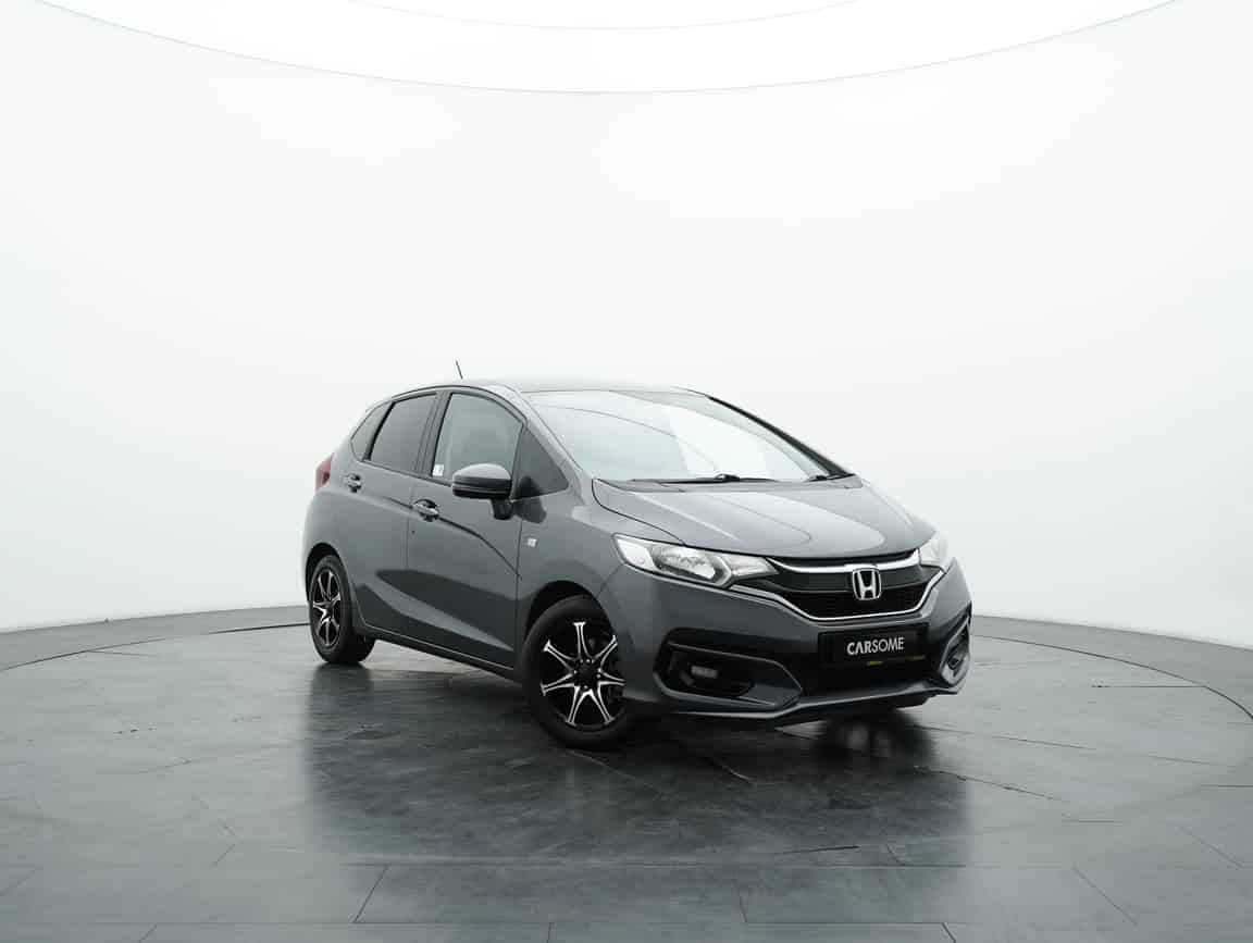 Honda_Jazz_2019_Gray_B2C_CARSOME