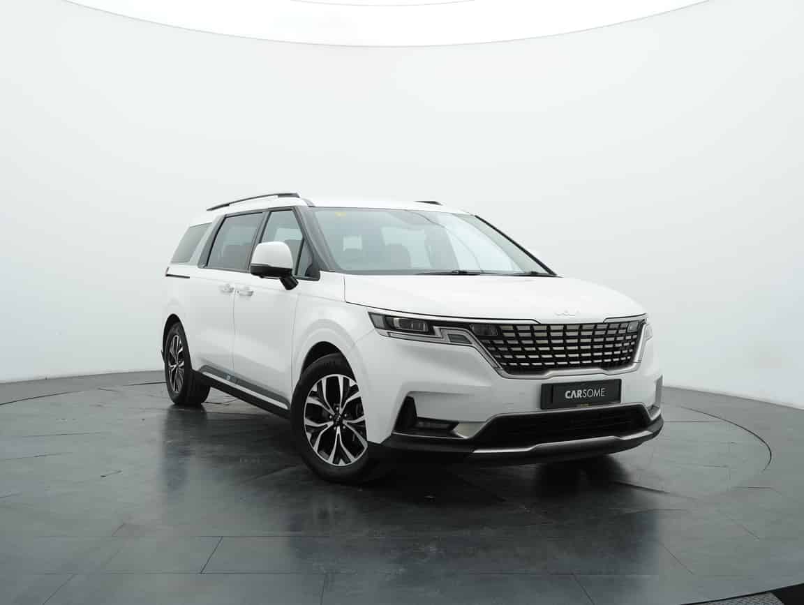 Kia_Carnival_2022_White_B2C_CARSOME