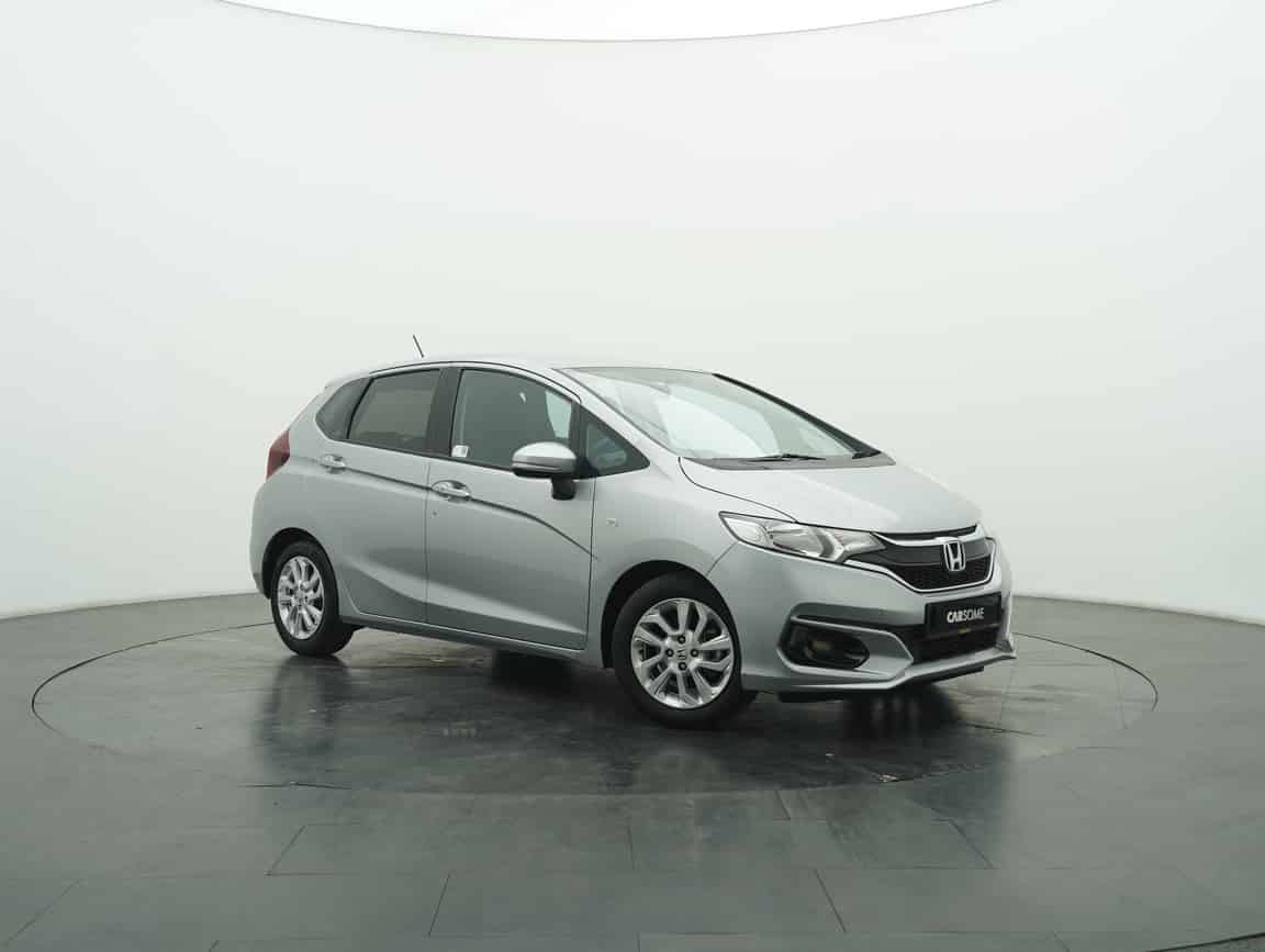 Honda_Jazz_2018_Silver_B2C_CARSOME
