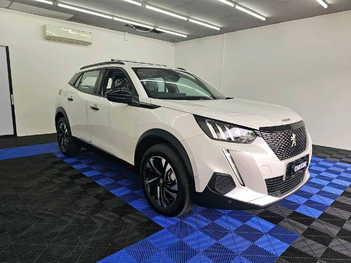 Peugeot_2008_2025_White_B2C_CARSOME
