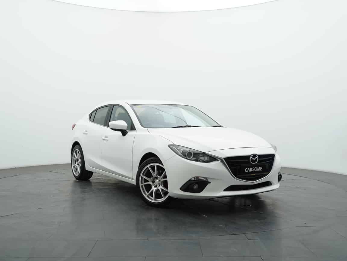 Mazda_3_2015_White_B2C_CARSOME