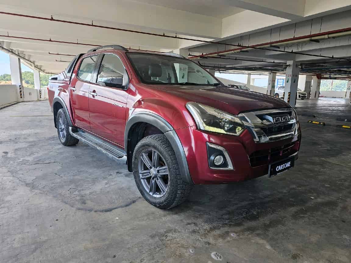 Isuzu_D-Max_2018_Red_B2C_CARSOME