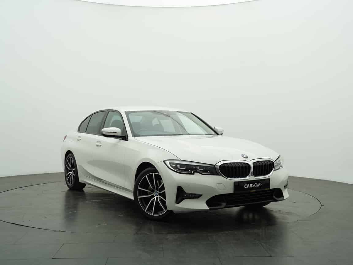 BMW_320i_2022_White_B2C_CARSOME