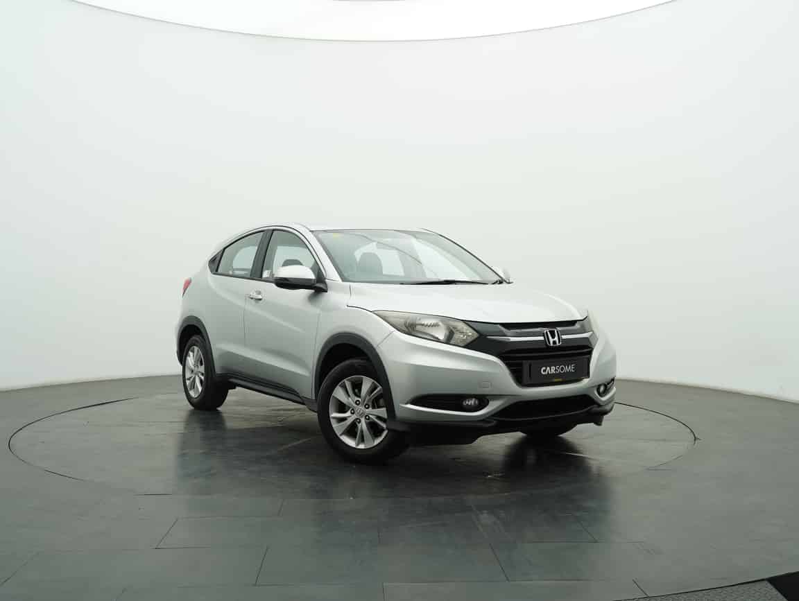 Honda_HR-V_2015_Silver_B2C_CARSOME