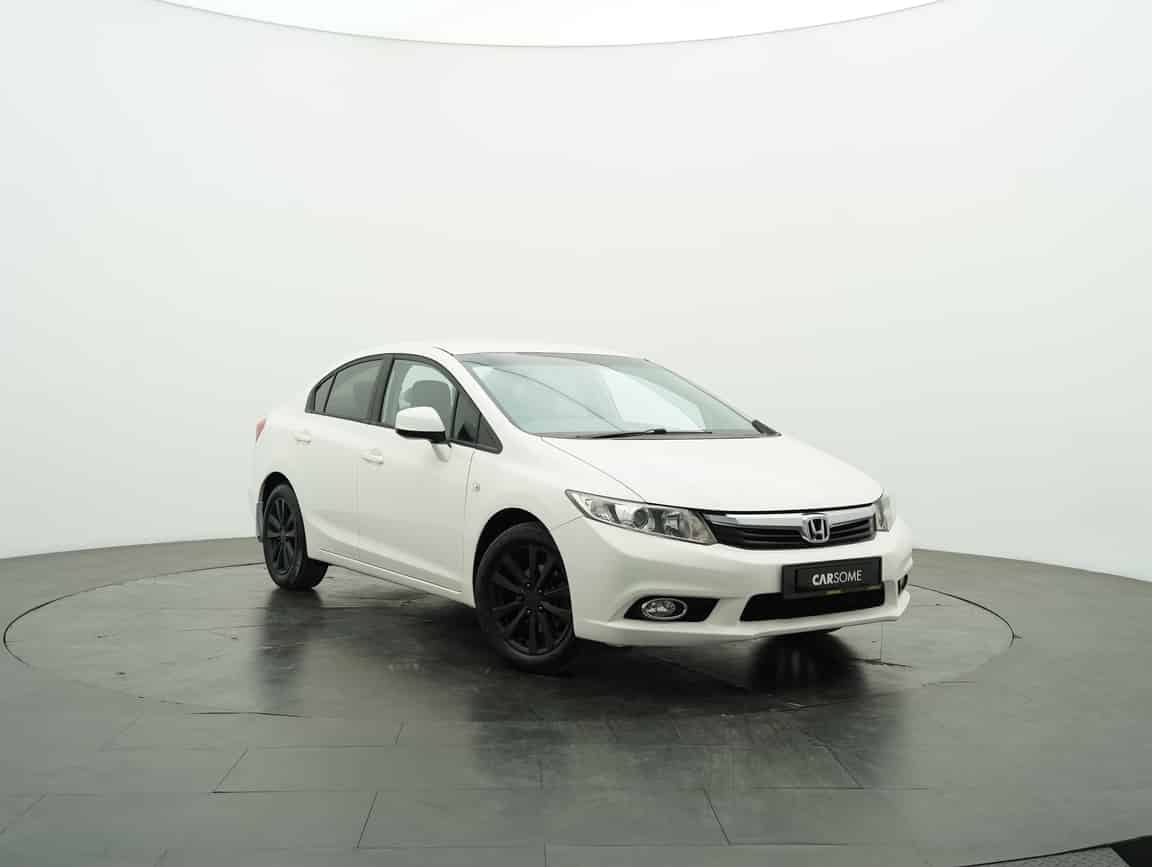 Honda_Civic_2013_White_B2C_CARSOME