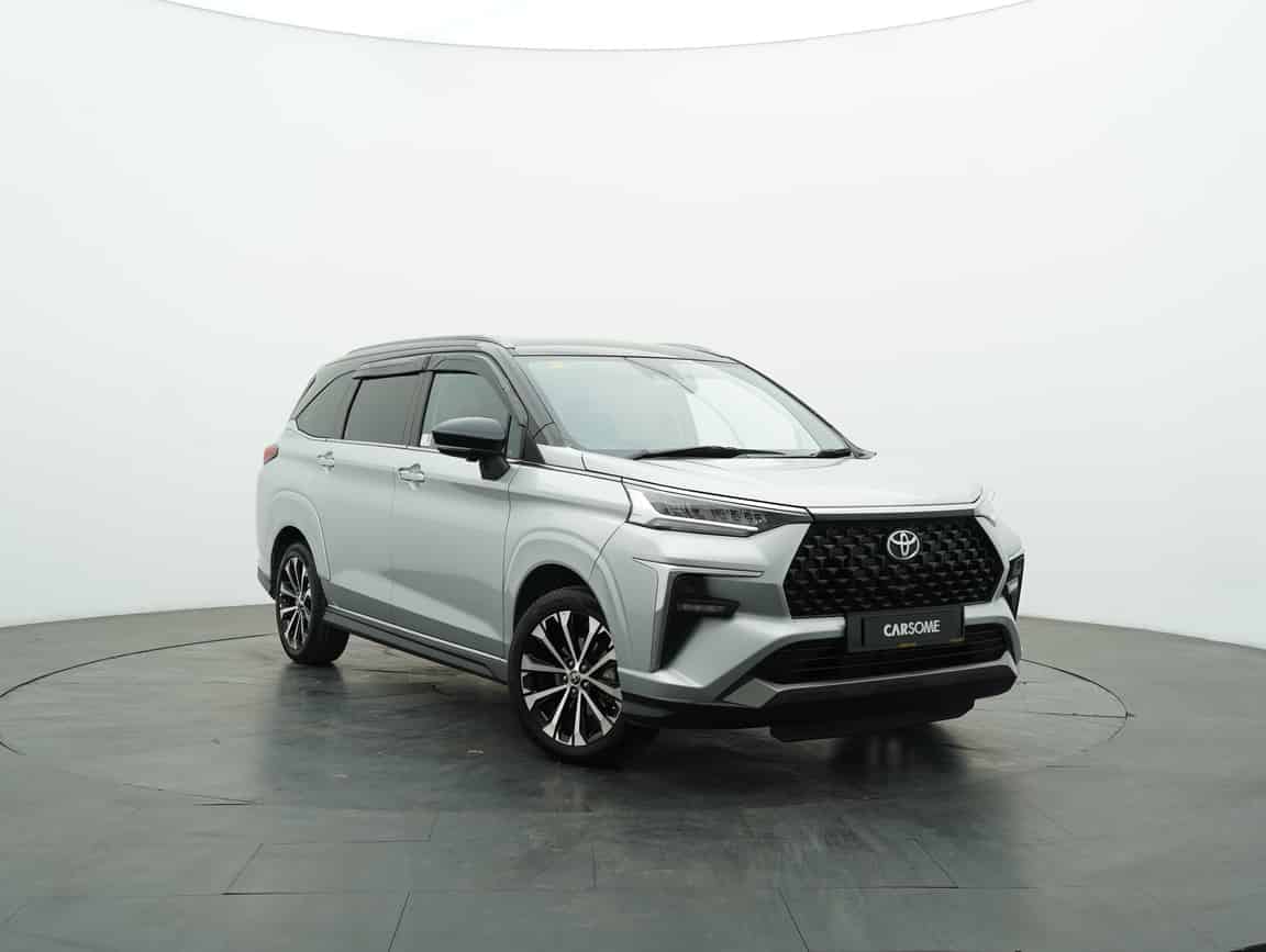 Toyota_Veloz_2022_Silver_B2C_CARSOME