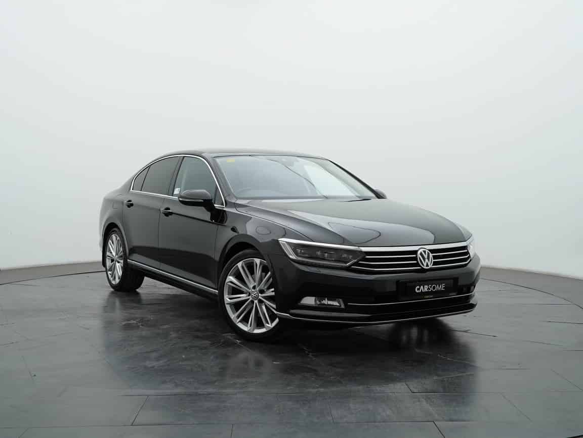 Volkswagen_Passat_2019_Hitam_B2C_CARSOME