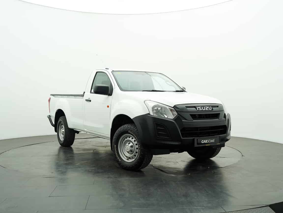 Isuzu_D-Max_2020_White_B2C_CARSOME