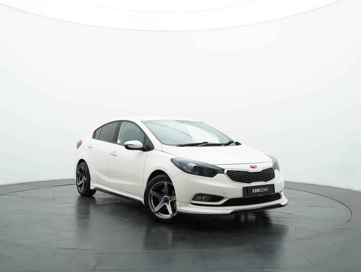Kia_Cerato_2015_Putih_B2C_CARSOME