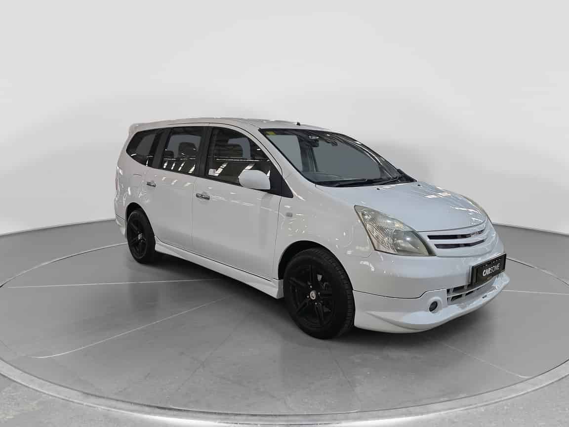 Nissan_Grand Livina_2010_White_B2C_CARSOME