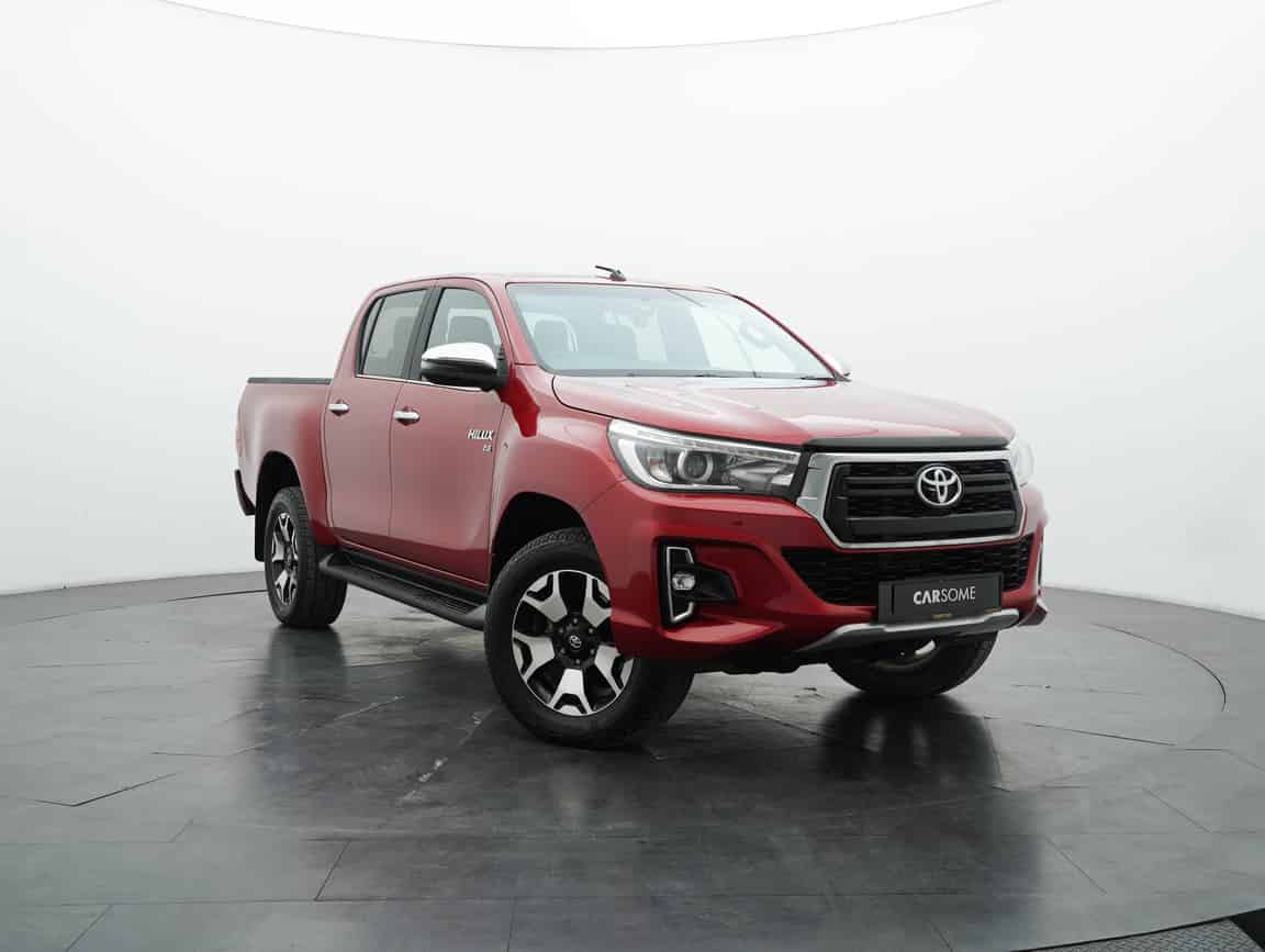 Toyota_Hilux_2018_Red_B2C_CARSOME