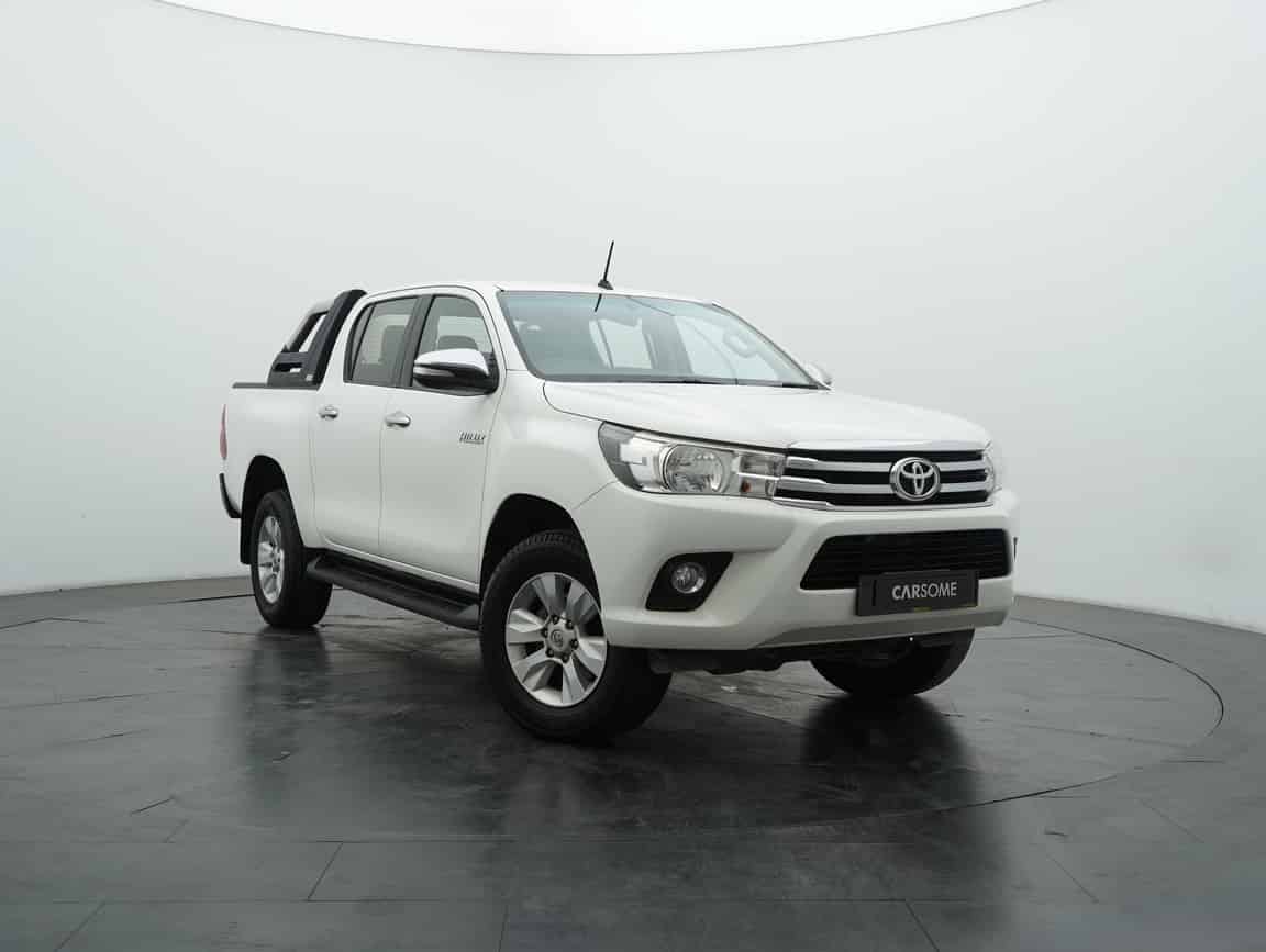 Toyota_Hilux_2017_Putih_B2C_CARSOME